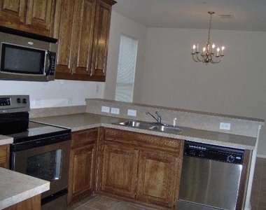 5413 Soledad Drive - Photo Thumbnail 6