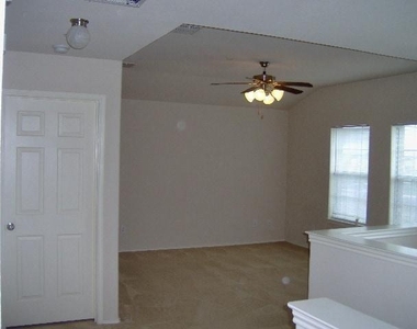 5413 Soledad Drive - Photo Thumbnail 10