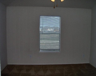 5413 Soledad Drive - Photo Thumbnail 13