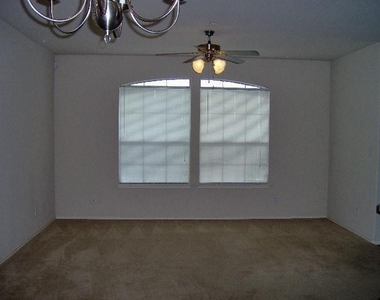 5413 Soledad Drive - Photo Thumbnail 3