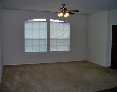 5413 Soledad Drive - Photo Thumbnail 4