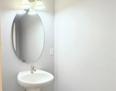212 Stellariga Place - Photo Thumbnail 4