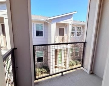 212 Stellariga Place - Photo Thumbnail 12