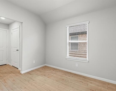 1336 Water Canna Drive - Photo Thumbnail 17