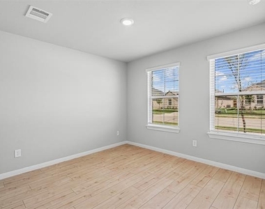 1336 Water Canna Drive - Photo Thumbnail 6
