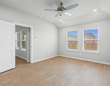 1336 Water Canna Drive - Photo Thumbnail 11