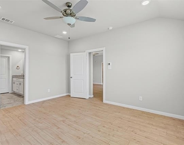 1336 Water Canna Drive - Photo Thumbnail 13