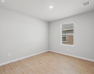 1336 Water Canna Drive - Photo Thumbnail 8