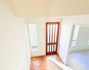 1600 N Haskell Avenue - Photo Thumbnail 2