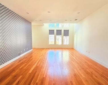 1600 N Haskell Avenue - Photo Thumbnail 4
