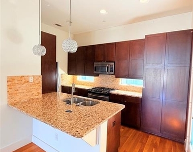1600 N Haskell Avenue - Photo Thumbnail 7