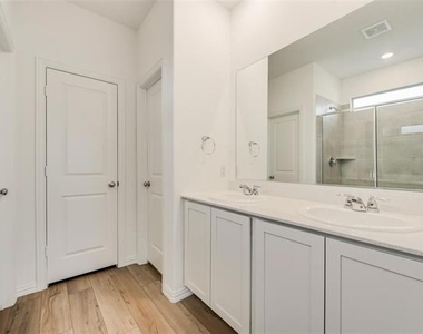 9925 Little Tree Lane - Photo Thumbnail 11
