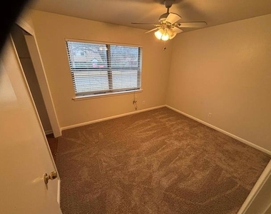 1222 Brookhollow Drive - Photo Thumbnail 5