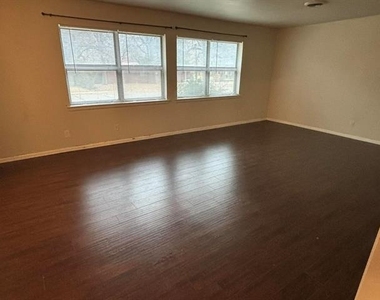 1222 Brookhollow Drive - Photo Thumbnail 2