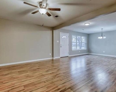 2104 2nd Avenue - Photo Thumbnail 5