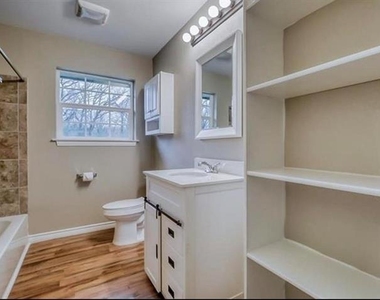 2104 2nd Avenue - Photo Thumbnail 6