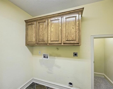 4010 Eider Drive - Photo Thumbnail 13