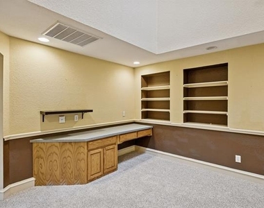 4010 Eider Drive - Photo Thumbnail 10