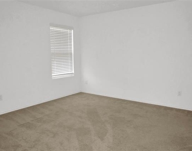 3604 Esperanza Street - Photo Thumbnail 7
