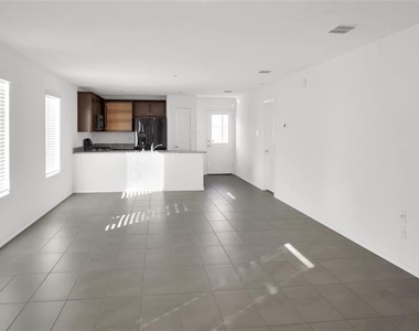 3604 Esperanza Street - Photo Thumbnail 4