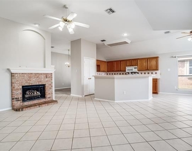 10810 Camelot Drive - Photo Thumbnail 2