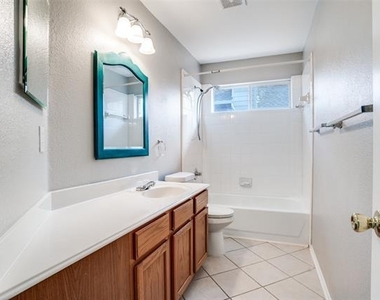 10810 Camelot Drive - Photo Thumbnail 5