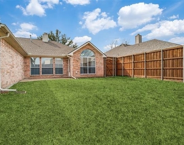 10810 Camelot Drive - Photo Thumbnail 11