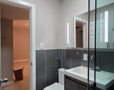 360 Nw 8th Street - Photo Thumbnail 7