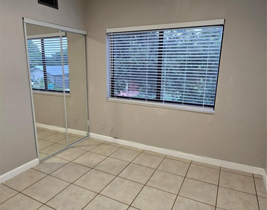 360 Nw 8th Street - Photo Thumbnail 10