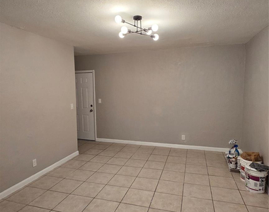 360 Nw 8th Street - Photo Thumbnail 8