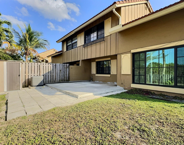 2652 Riverside Drive - Photo Thumbnail 22