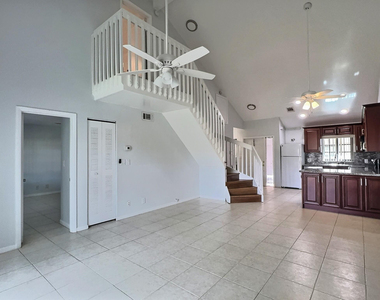 2652 Riverside Drive - Photo Thumbnail 5
