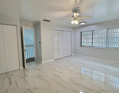 2652 Riverside Drive - Photo Thumbnail 15