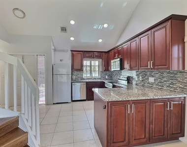 2652 Riverside Drive - Photo Thumbnail 2