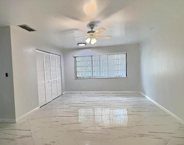2652 Riverside Drive - Photo Thumbnail 16