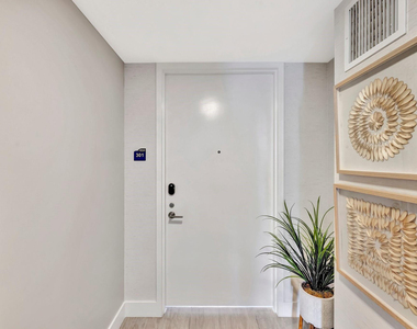 612 Bayshore Drive - Photo Thumbnail 5
