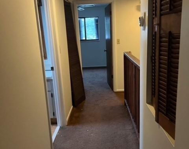 5922 Thomas Street - Photo Thumbnail 4