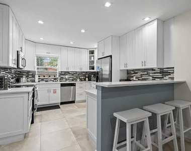 1949 Windward Drive - Photo Thumbnail 4