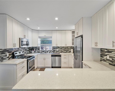 1949 Windward Drive - Photo Thumbnail 6