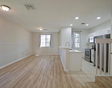 6030 Sw 19th Place - Photo Thumbnail 1
