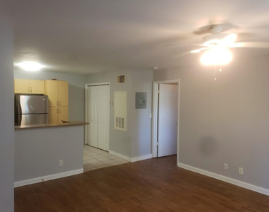 4096 N Pine Island Road - Photo Thumbnail 3