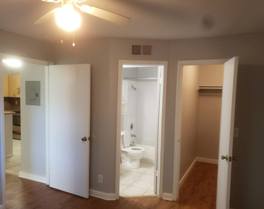 4096 N Pine Island Road - Photo Thumbnail 7