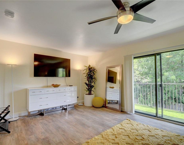 246 Avenue L - Photo Thumbnail 40