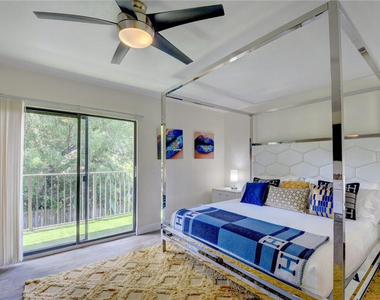 246 Avenue L - Photo Thumbnail 38