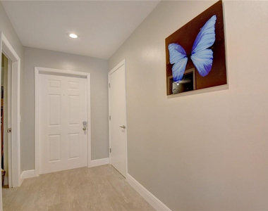 246 Avenue L - Photo Thumbnail 2