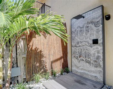 246 Avenue L - Photo Thumbnail 30