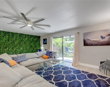 246 Avenue L - Photo Thumbnail 13
