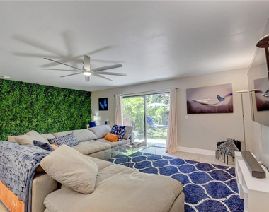 246 Avenue L - Photo Thumbnail 8