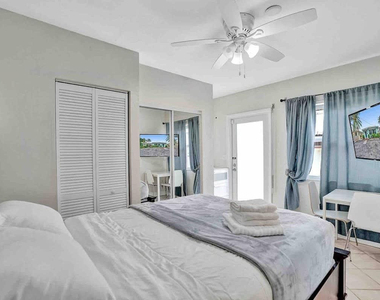 326 Walnut Street - Photo Thumbnail 7