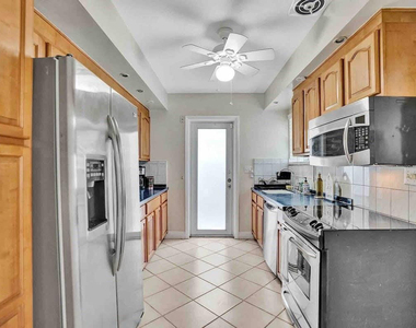 326 Walnut Street - Photo Thumbnail 5